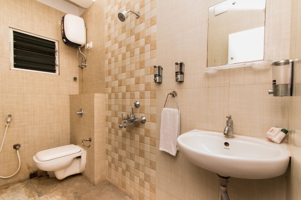Standard Double Or Twin Room, 1 Double Bed, Private Bathroom photo 3