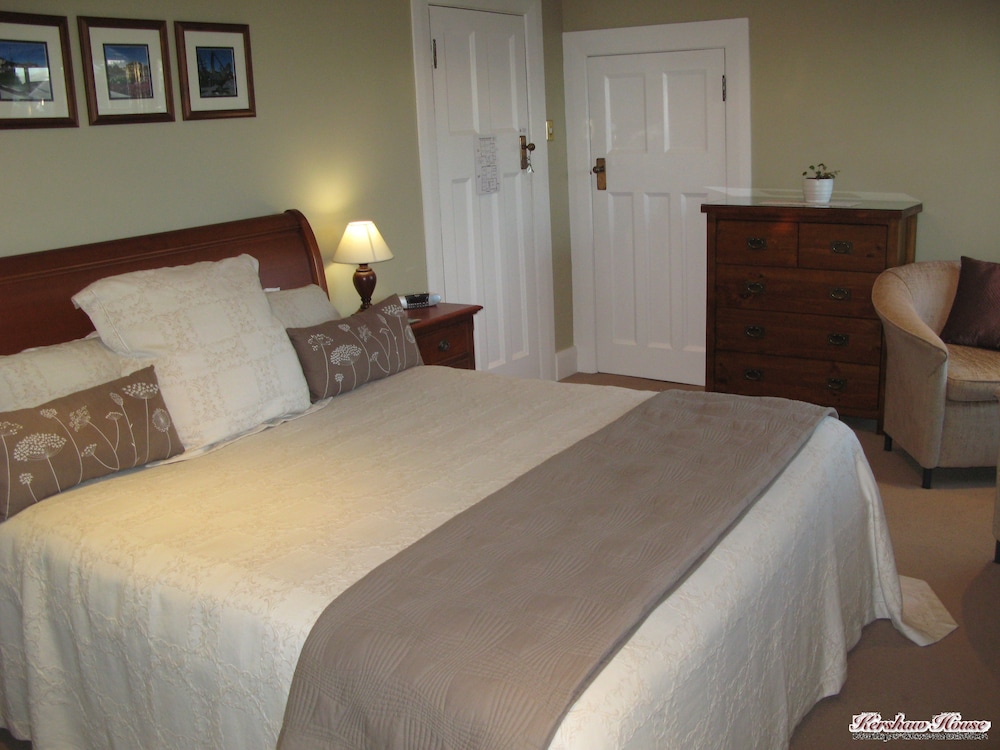 Room with King Bed Richmond photo 3