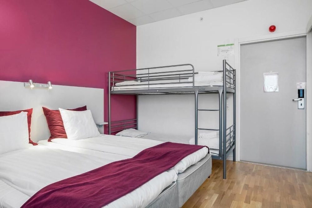 Family Room, Multiple Beds, Non Smoking photo 1