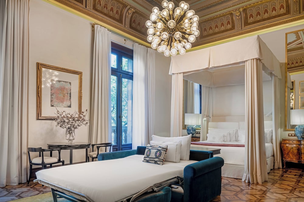 Suite, 1 Bedroom, City View