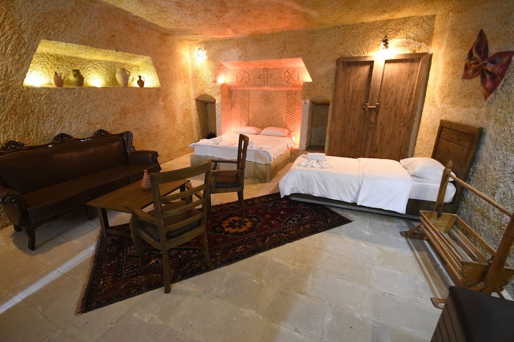 Stone Arch Room photo 1