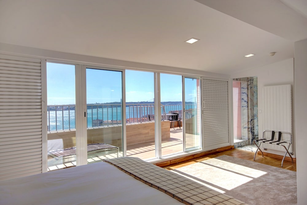 Deluxe Suite, Balcony photo 1