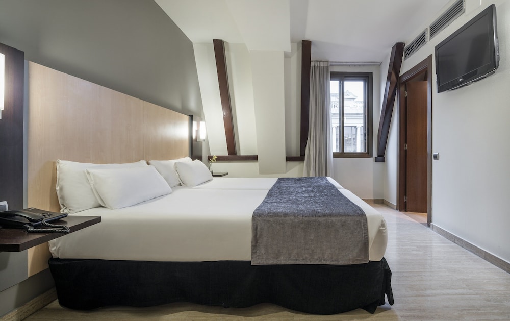 Double Room thumbnail 5