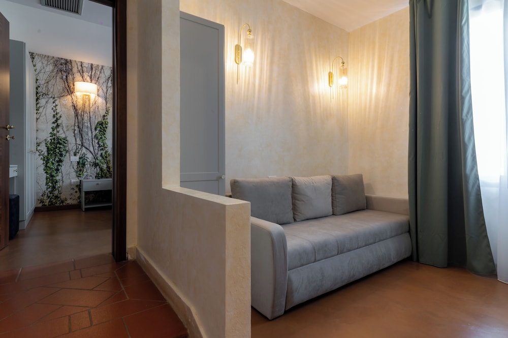 Deluxe Triple Room - Photo 2