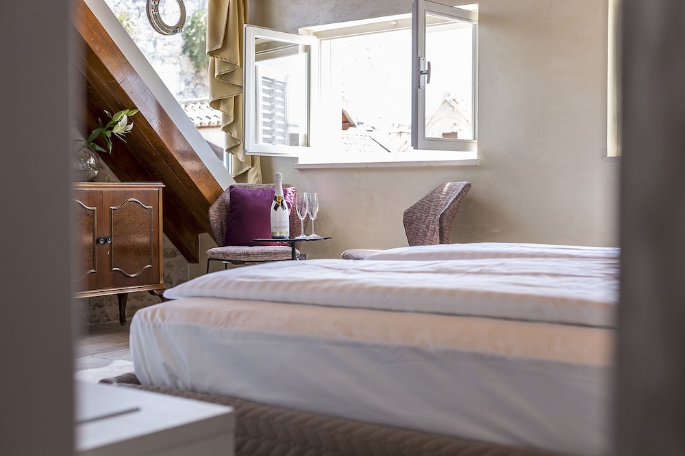 Superior Double Room, City View photo 1