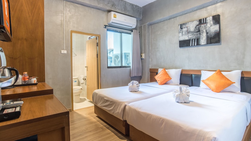 Deluxe Room - Photo 1