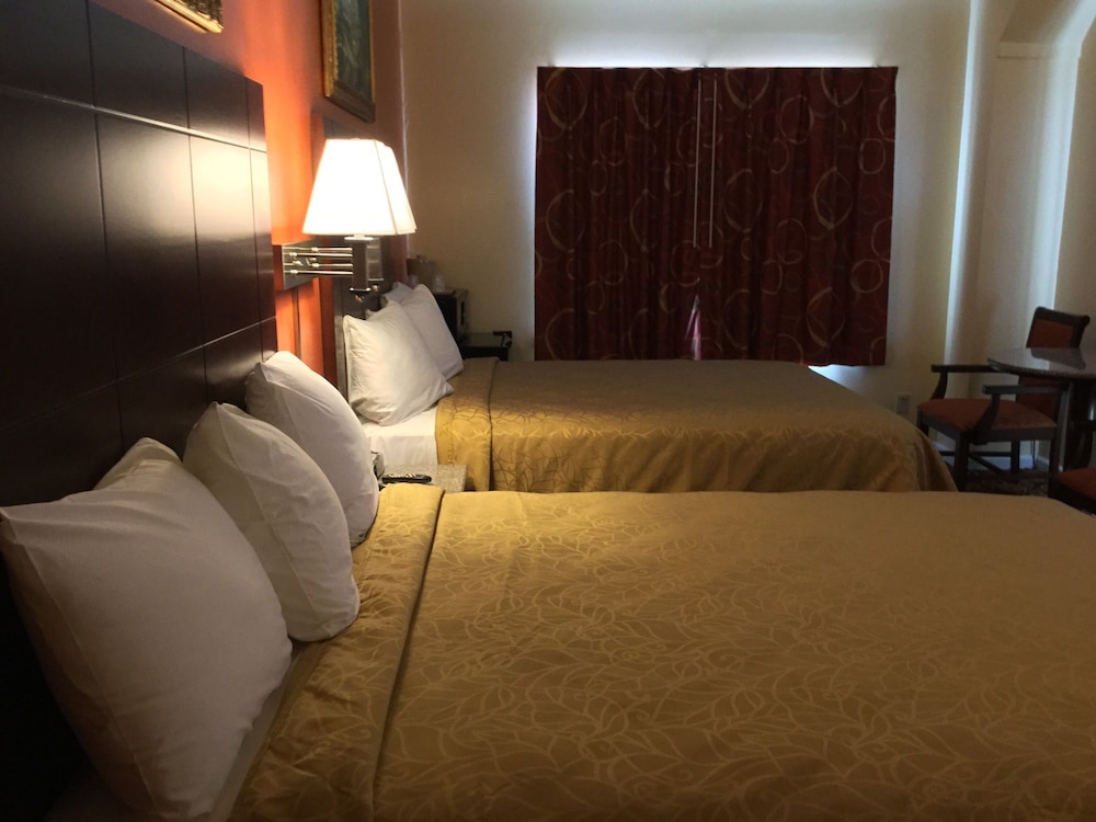 Deluxe Room, 2 Queen Beds, Non Smoking