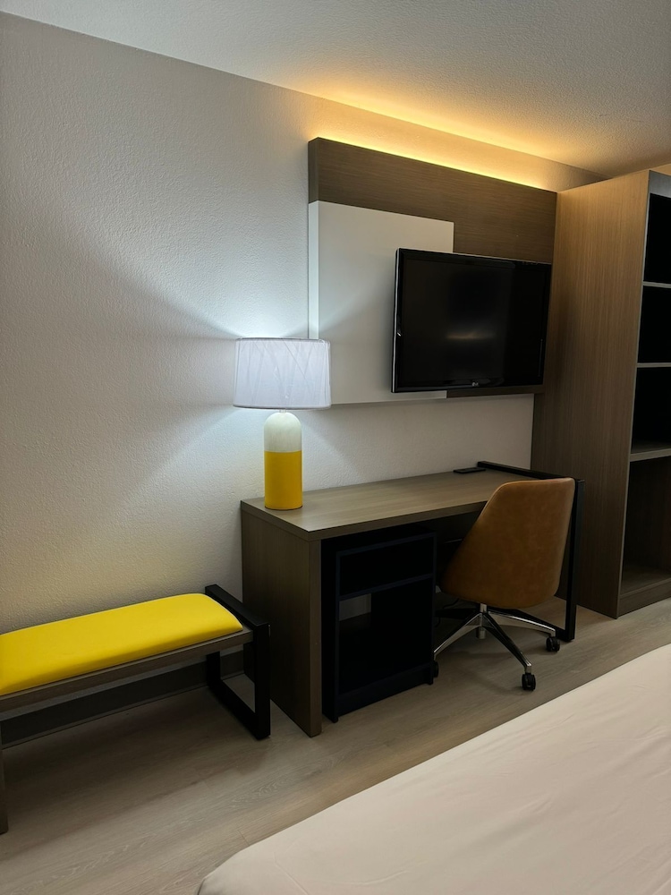 Standard Room, 1 King Bed with Sofa bed, Non Smoking - Photo 19