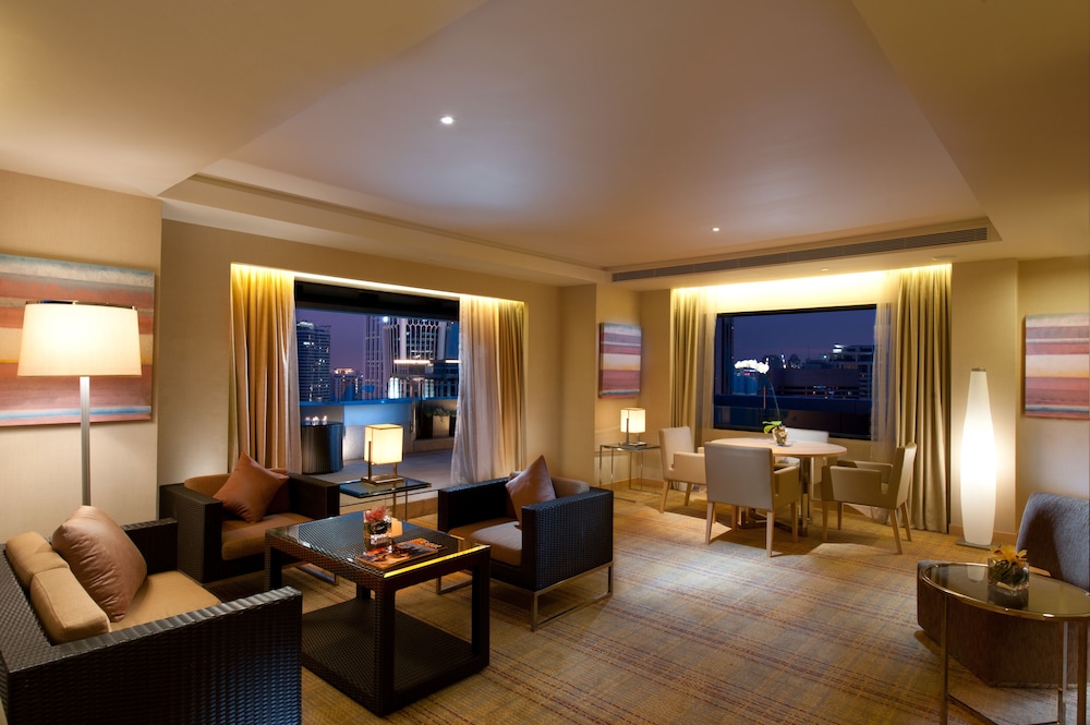 Suite, 1 King Bed, Terrace