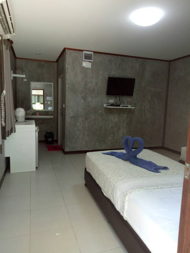 Standard Twin Room - Photo 3