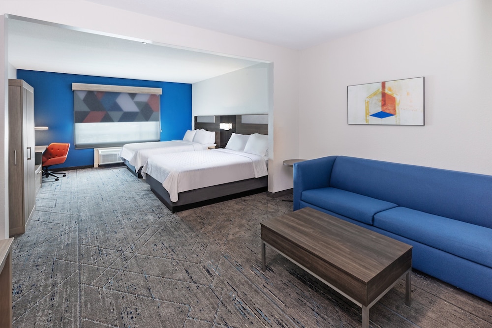 Suite, 2 Queen Beds (Additional Living Area) - Photo 1