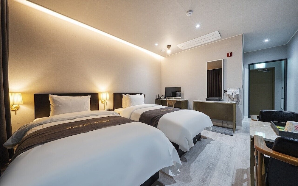 Business Twin Room photo 1