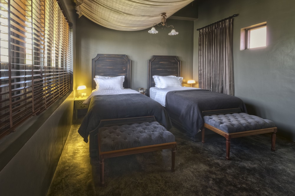 Two Room Terrace