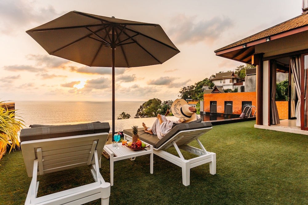 Grand Pool Villa Ocean View - Photo 2