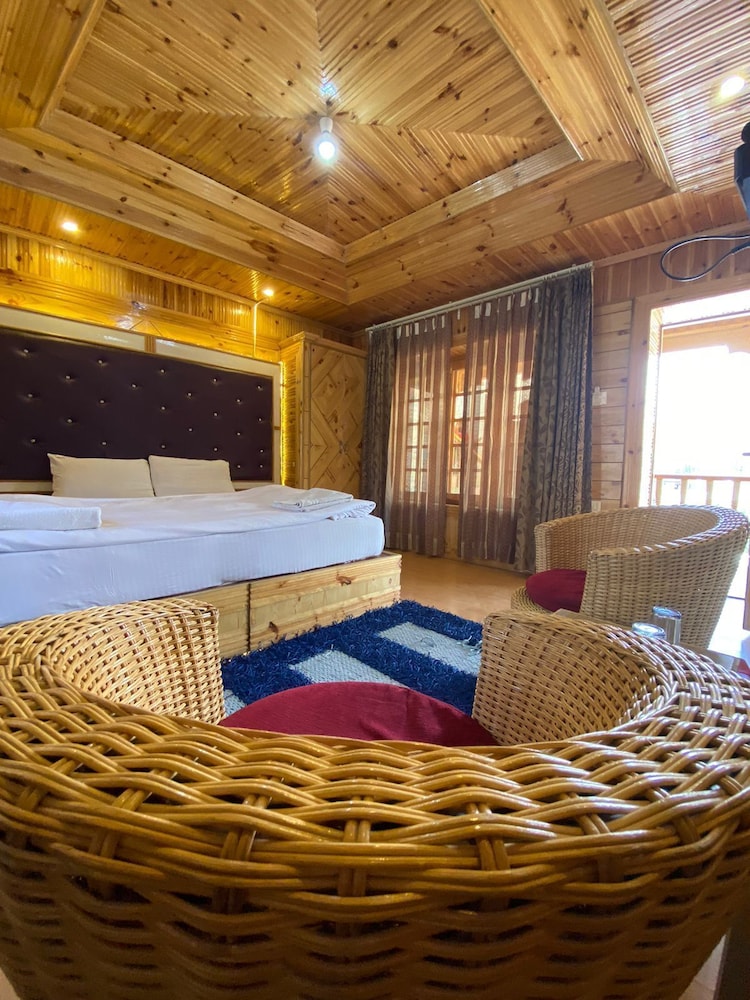 Super Deluxe Room with Mountain View