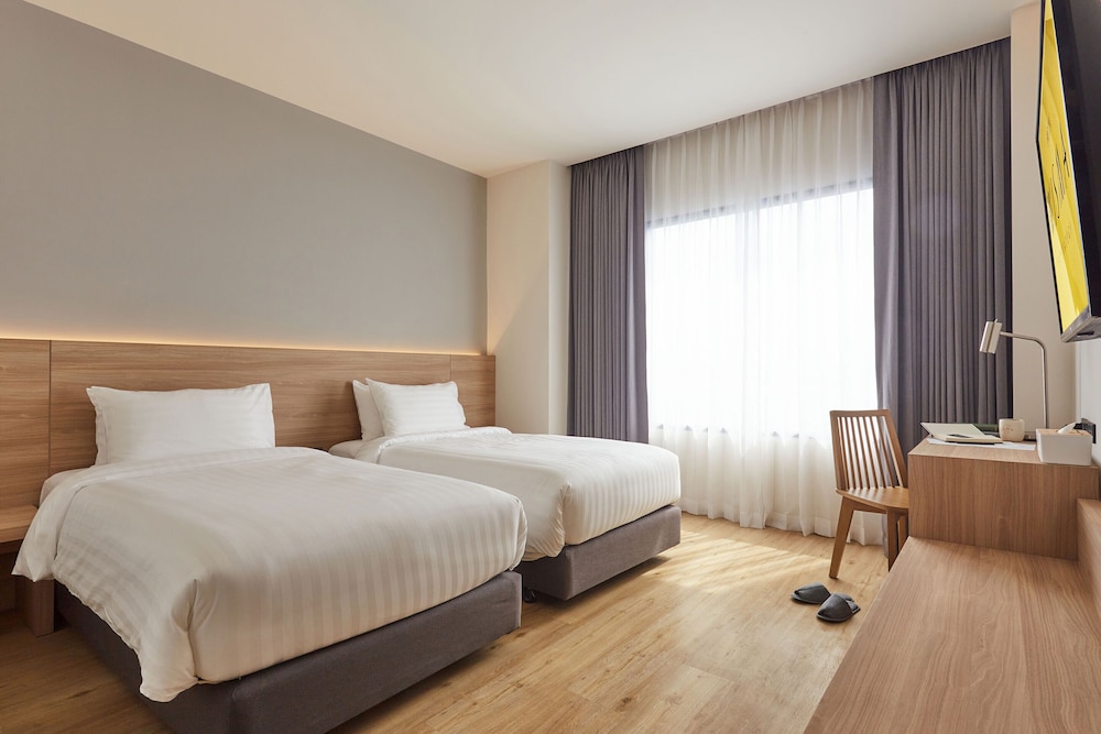 Deluxe Room, 2 Twin Beds - Photo 1