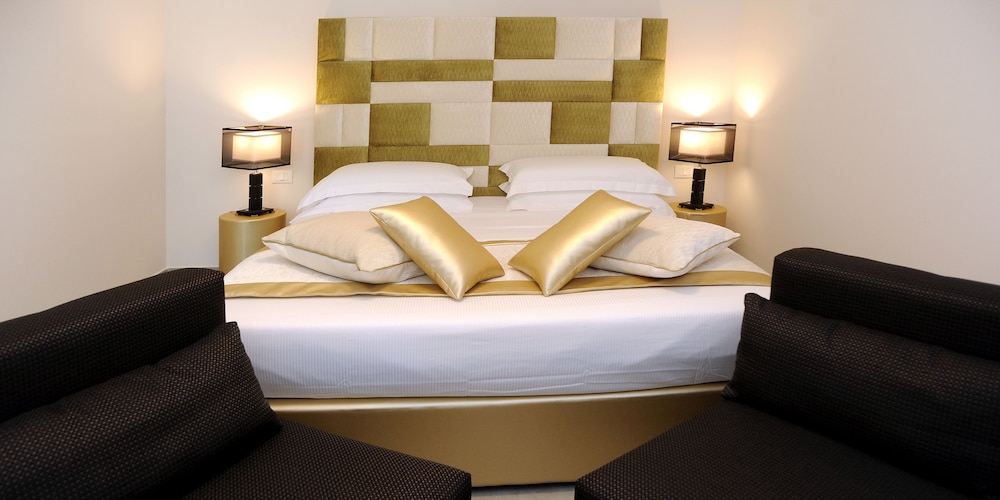 Double Room (Gardenia)