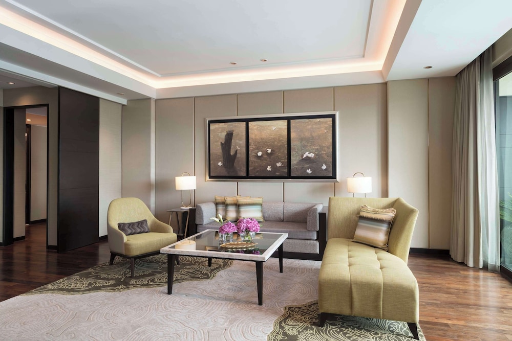 Penthouse Suite ( Executive Lounge Benefit )