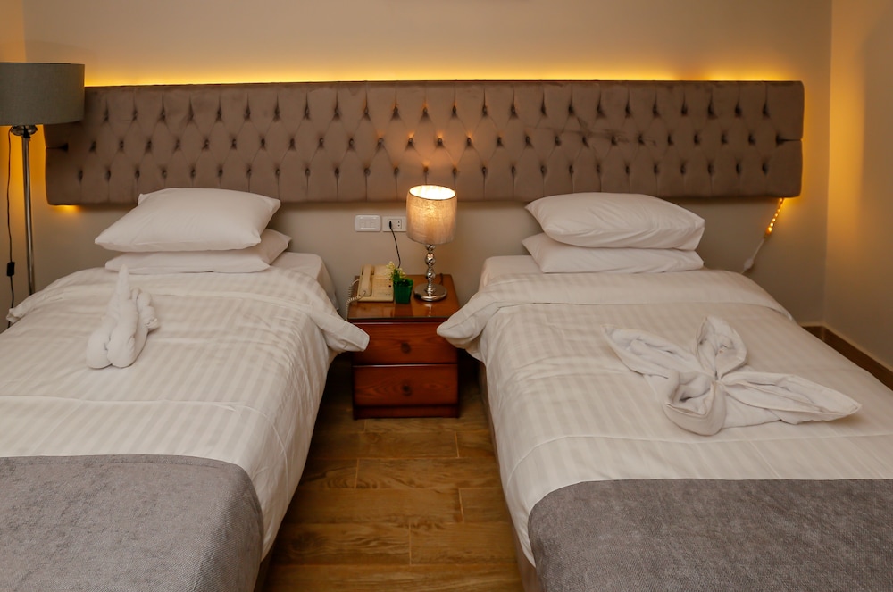 Premium Double/Triple Room - Pyramids View With Terrace - Photo 1