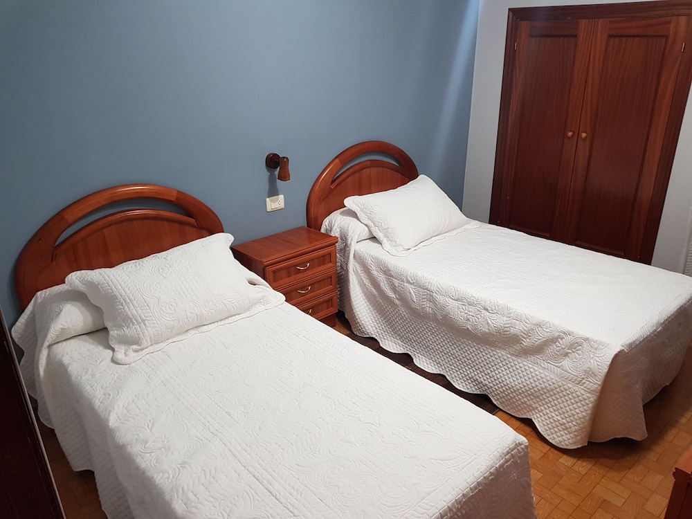 Twin Room - Photo 1