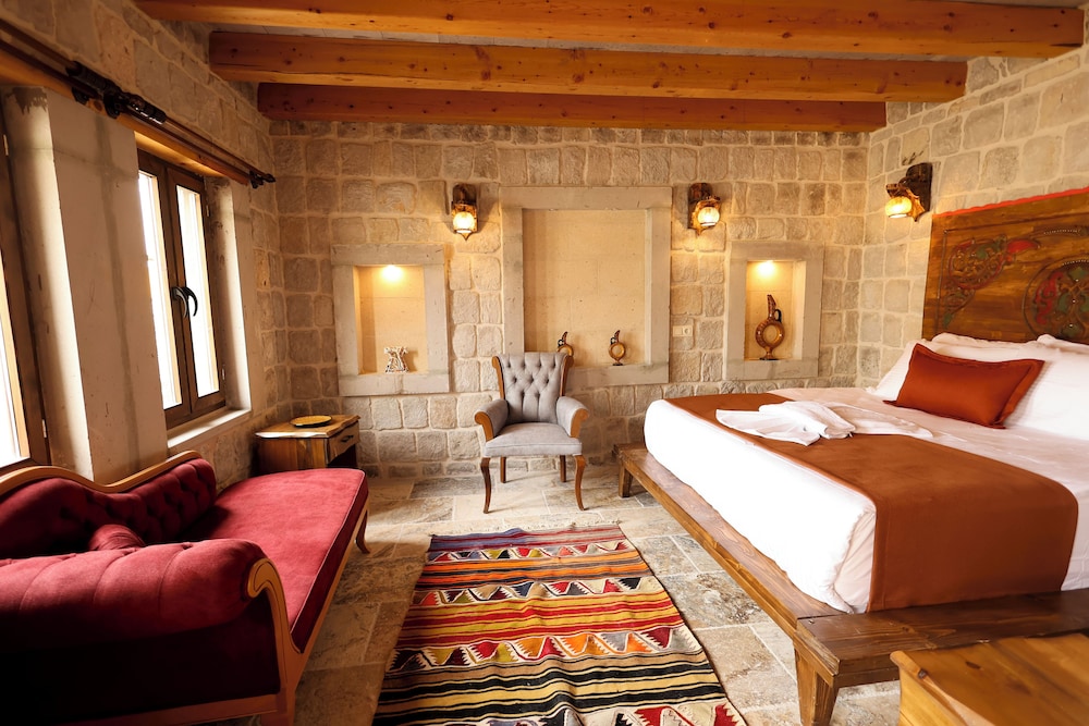 Balloon View Stone Room