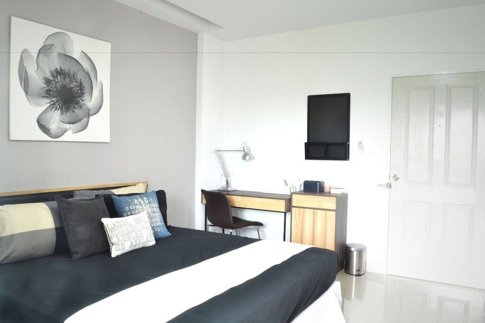 Superior Studio, 1 King Bed