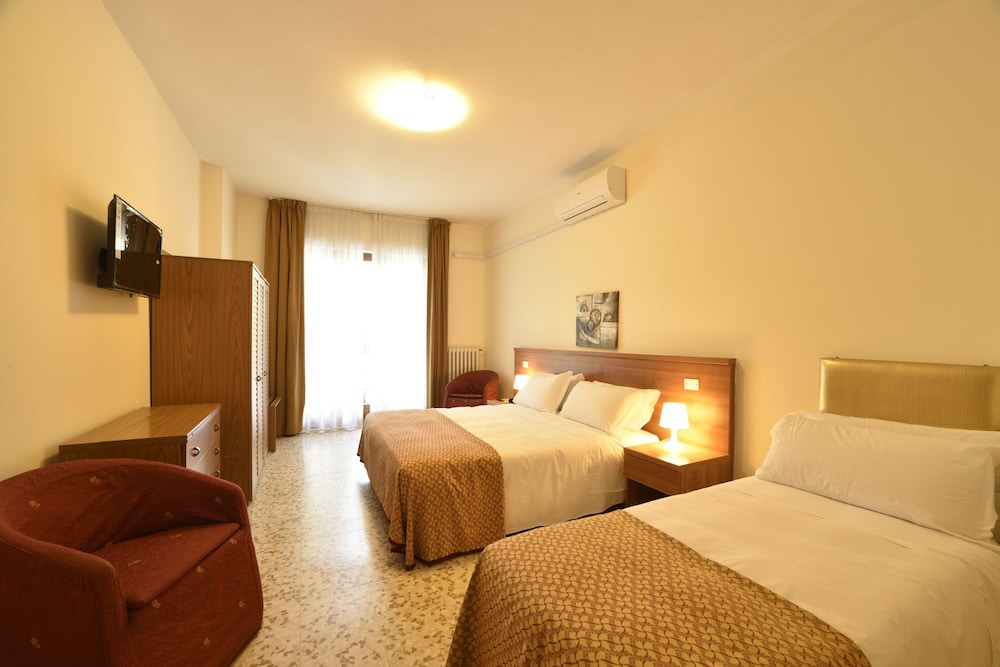 Superior Quadruple Room photo 1