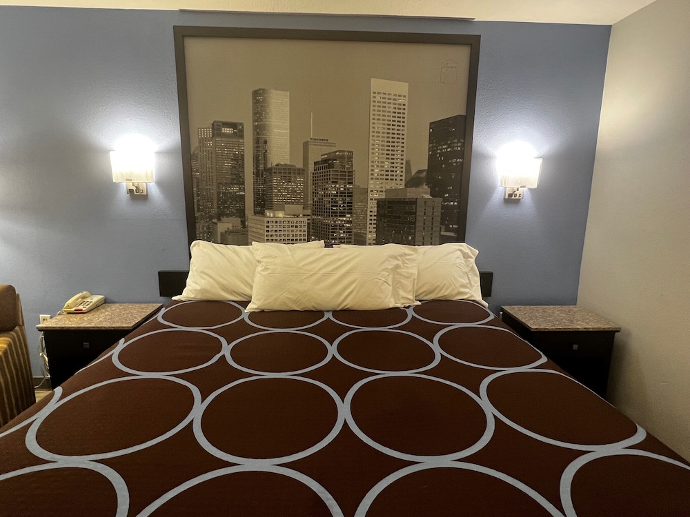 Standard Room, 1 King Bed - Photo 3