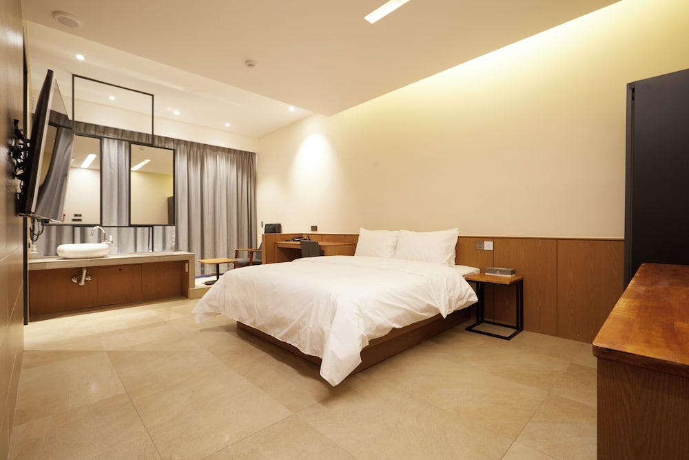 Corner Suites (Over 36 month old surcharge 20000 KRW, Breakfast Included) photo 2