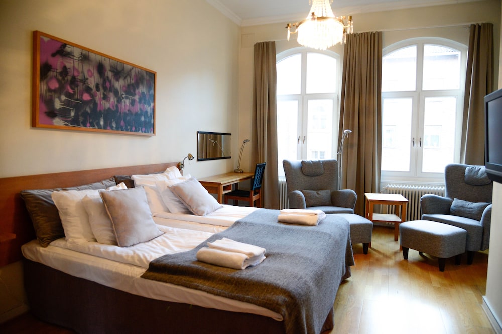 Standard Double or Twin Room - Photo 3