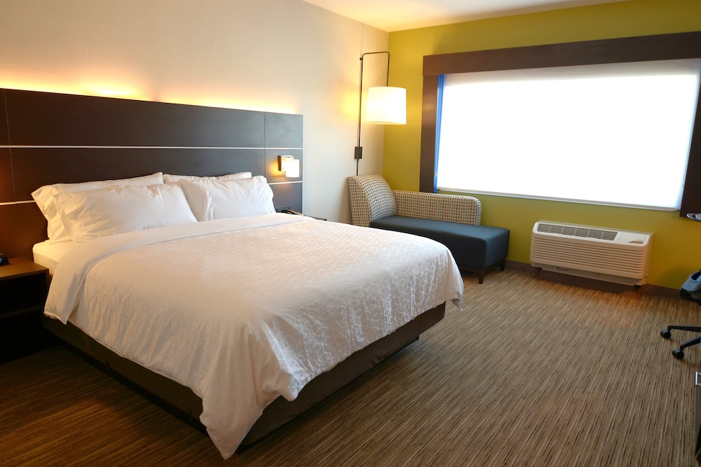 Standard Room, 1 King Bed, Accessible (Communications) - Photo 1