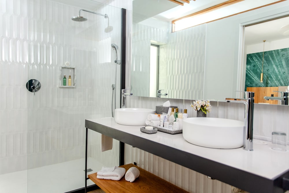 Junior Suite, 1 King Bed, Ocean View (Preferred Club) - Photo 4