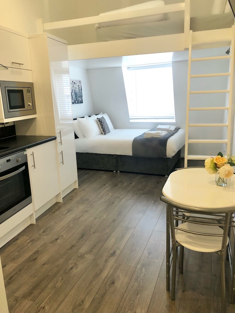 Studio, Ensuite (Family)