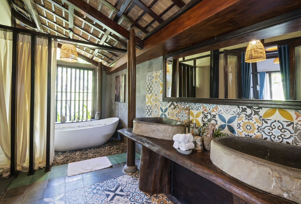 Tropical Oasis Bungalow photo 2