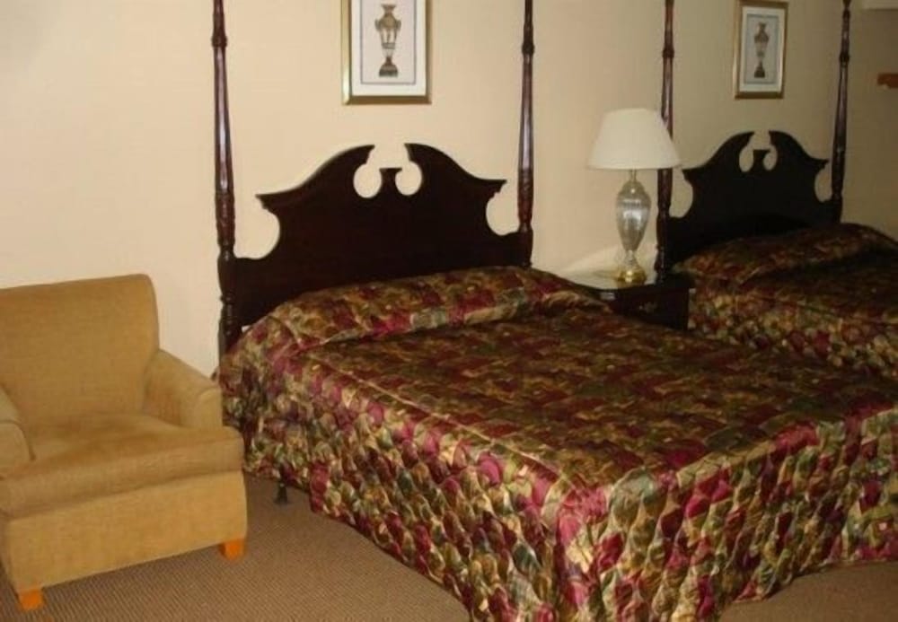 Standard Room, 2 Queen Beds photo 1