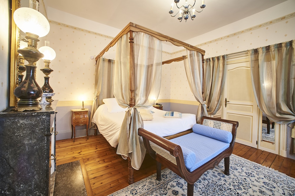 Superior Room, 1 Queen Bed photo 1