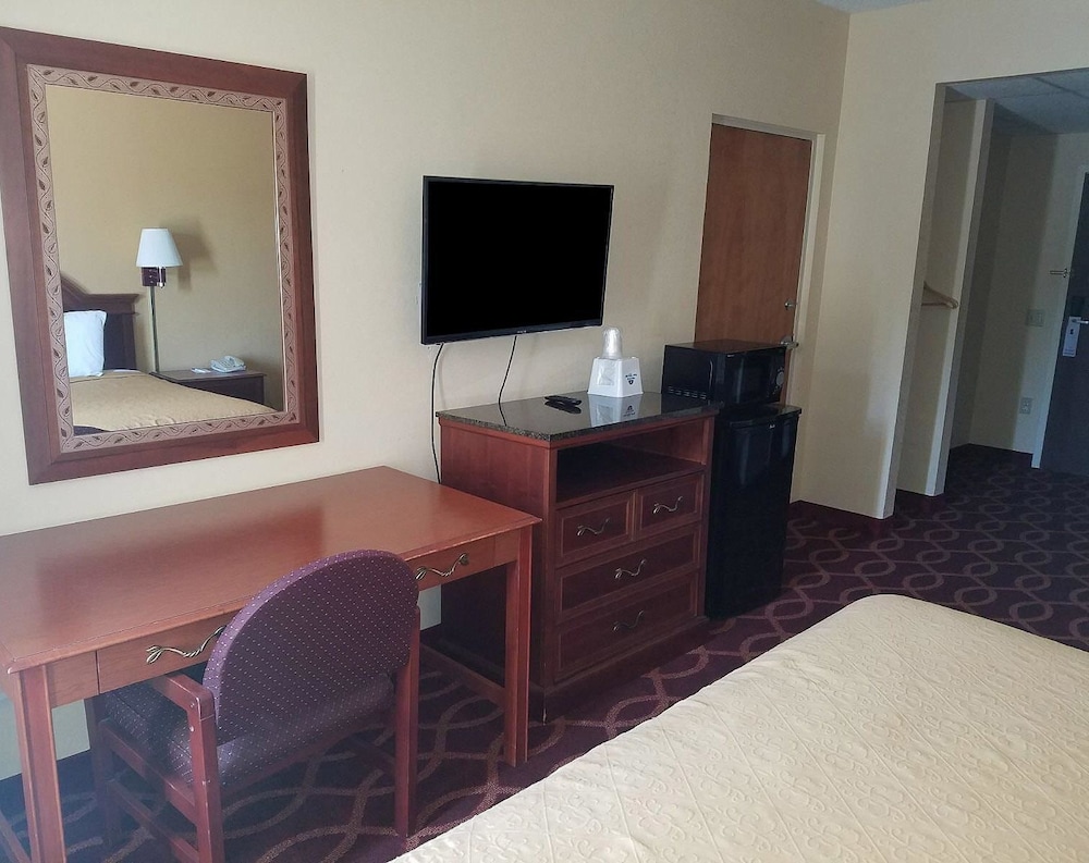 Room, 2 Double Beds, Accessible, Non Smoking photo 3