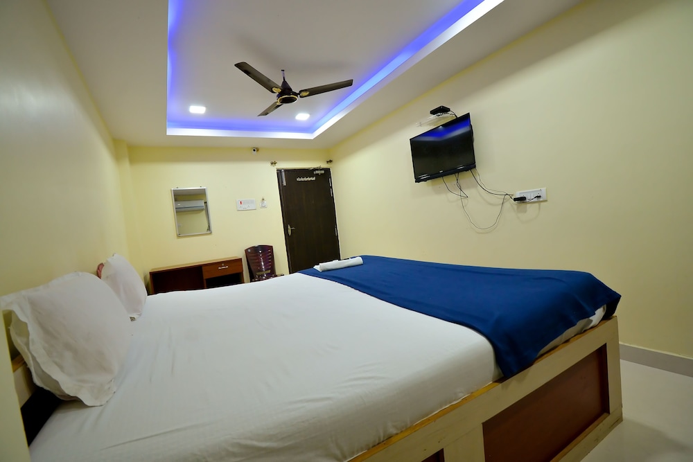 Deluxe Room - Photo 7