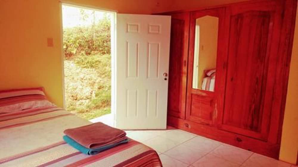 Standard Room, 1 Queen Bed, Non Smoking, Garden View