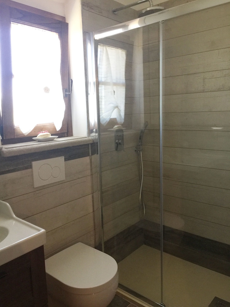 Deluxe Double Room, 1 Queen Bed photo 2