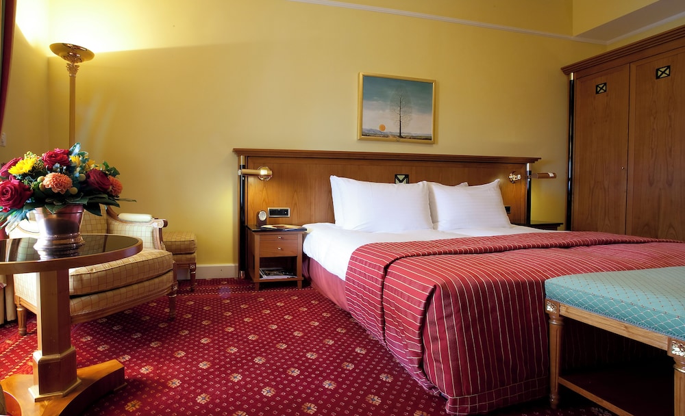 Fairmont, Room, 1 Queen Bed photo 1