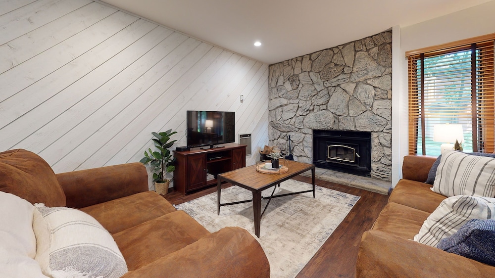 Condo, 1 Bedroom photo 2