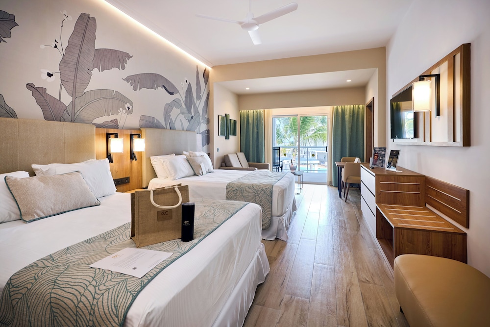 Junior Suite (Superior | Elite Club | 18+ | B2C-US)