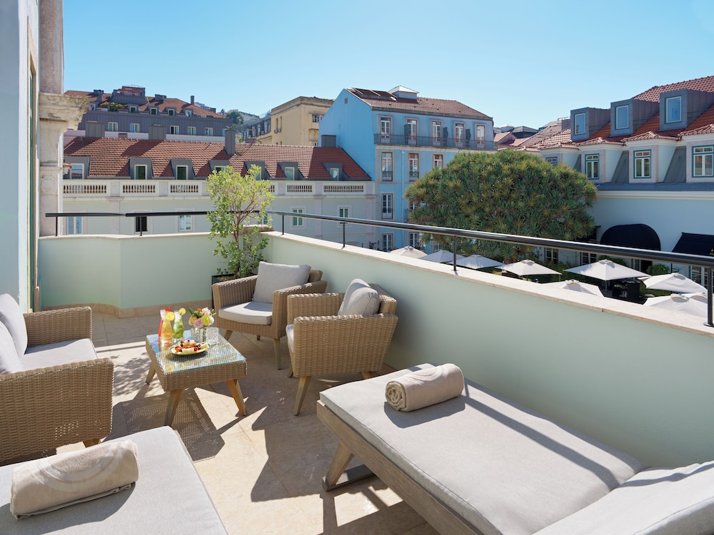 Terrace Garden View Suite thumbnail 5