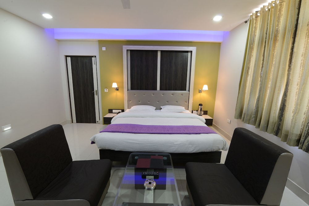 Royal Room photo 2