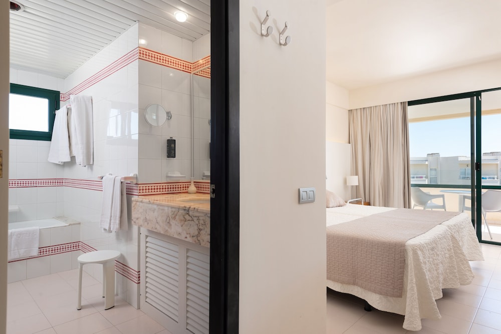 Double Room, Balcony - Photo 10