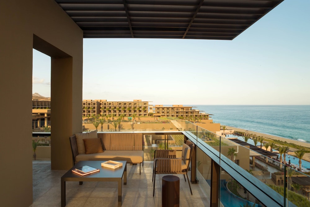 Suite, 1 King Bed With Sofa Bed, Oceanfront