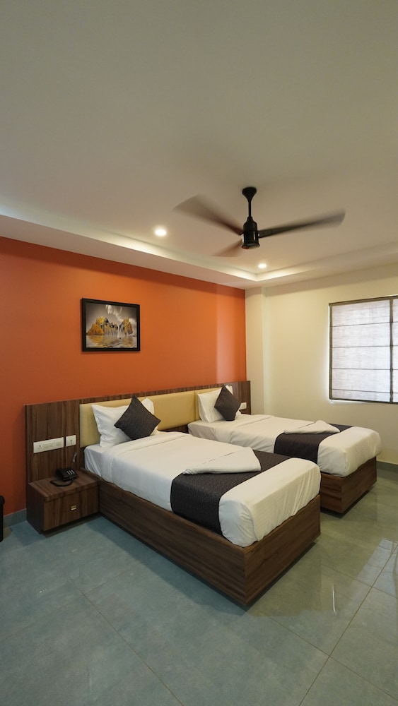 Deluxe Double or Twin Room photo 1
