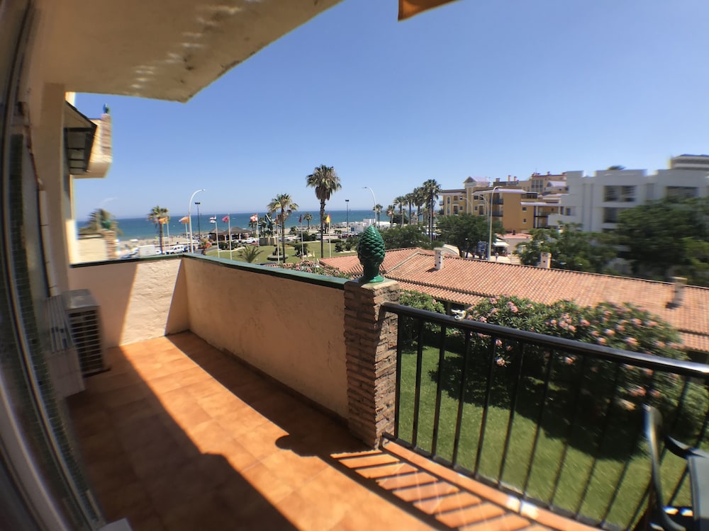 Family Apartment, 2 Bedrooms, Partial Ocean View (no elevator - 3 people) photo 2
