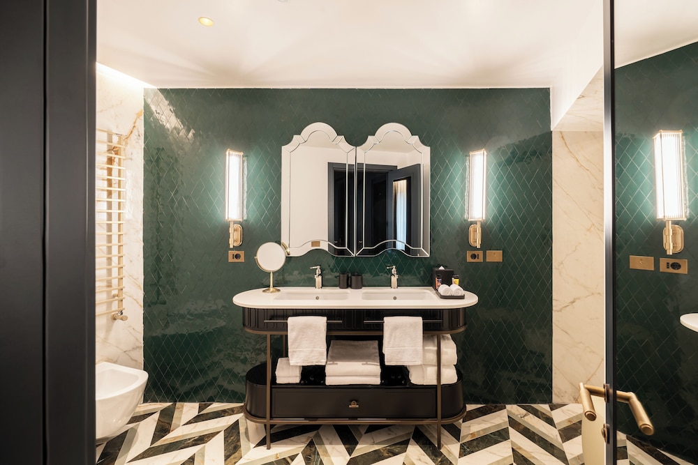 Signature Suite (Medici) thumbnail 5